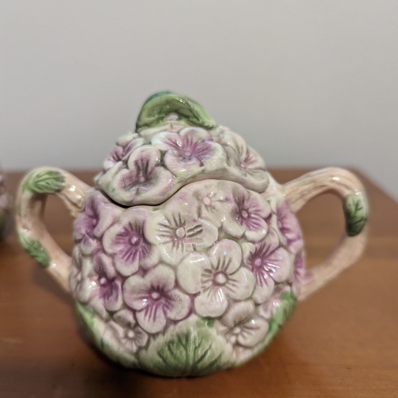 Purple Hydrangea Creamer and Sugar Bowl with lid - Picture 4 of 7
